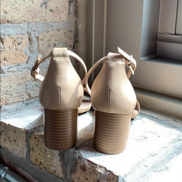 Sandals - Picture 3 of 4